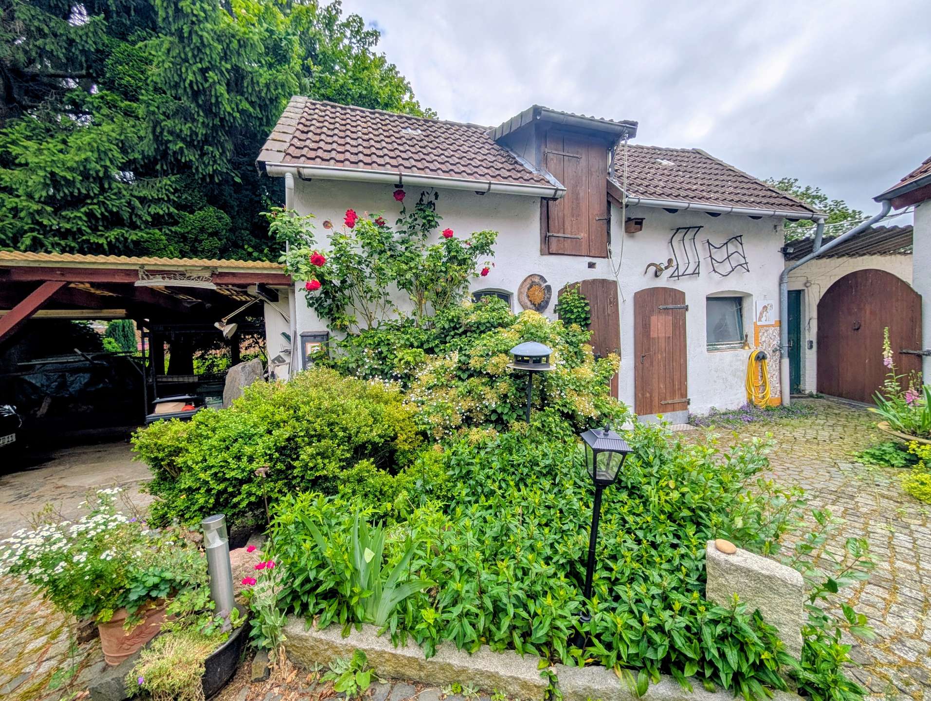 Vorgarten Nebenhaus